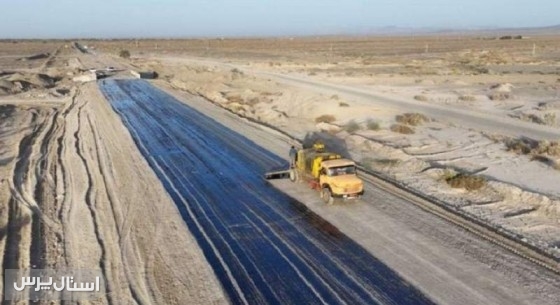 آغاز عملیات آسفالت محور ایرانشهر - خیرآباد