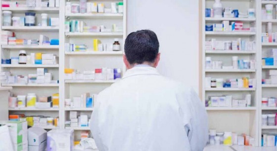 کسری امین لو داروساز در یادداشت اختصاصی که در اختیار دوشنبه‌های دارویی قرارداد انتقادات و پیشنهاداتی به‌پیش نویس آیین‌نامه جدید تأسیس داروخانه را مطرح کرد.