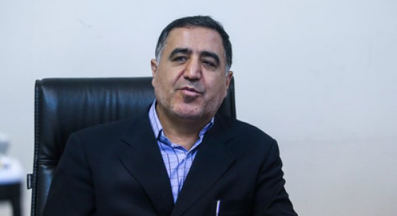 یک نماینده ادوار گفت: من دولت را با پدیده بحرانِ تحلیلِ داده روبرو می‌بینم. این بحران را به شکل وحشتناکی از دوره مشروطه به این سو تجربه کرده‌ایم و پزشکیان و دولت چهاردهم نیز با این بحران دست به گریبان هستند.