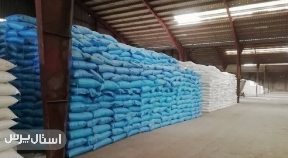 حمایت از کشاورزان نیکشهر با توزیع ۳۲۵ تن کود