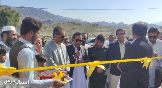 افتتاح دو زمین ورزشی در شگیم و ابشکی با حضور رئیس ورزش نونهالان استان