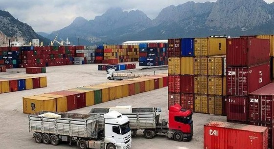 استفاده از مرزهای زمینی سیستان‌وبلوچستان جهت تامین کالا